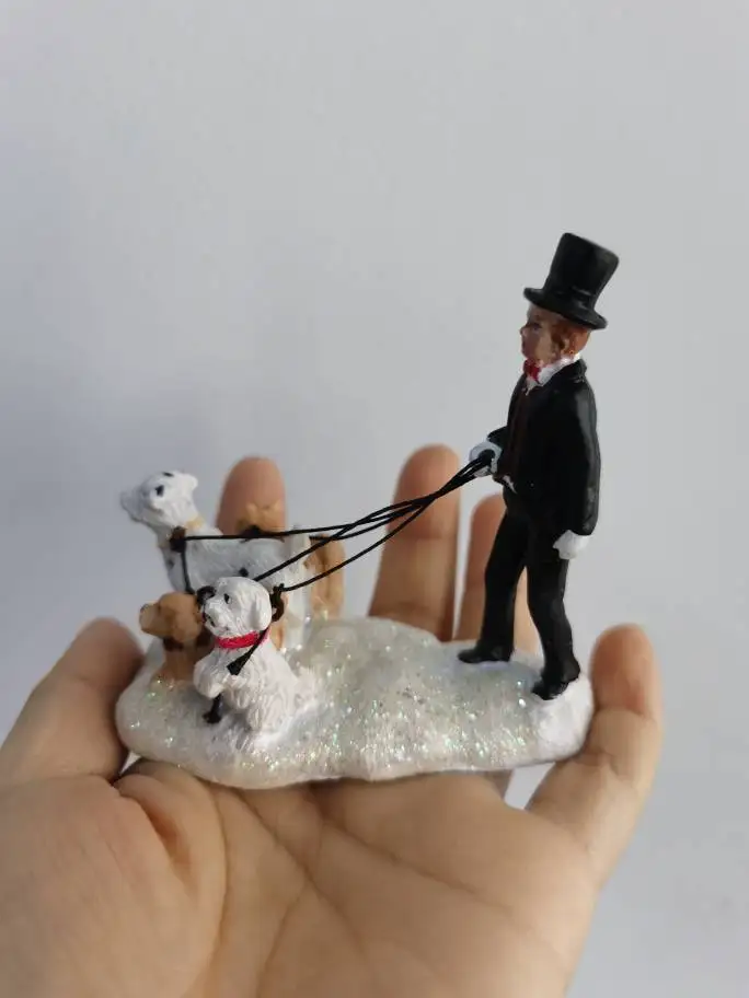 resin figure mental psychological sand table game box court therapy walking dog