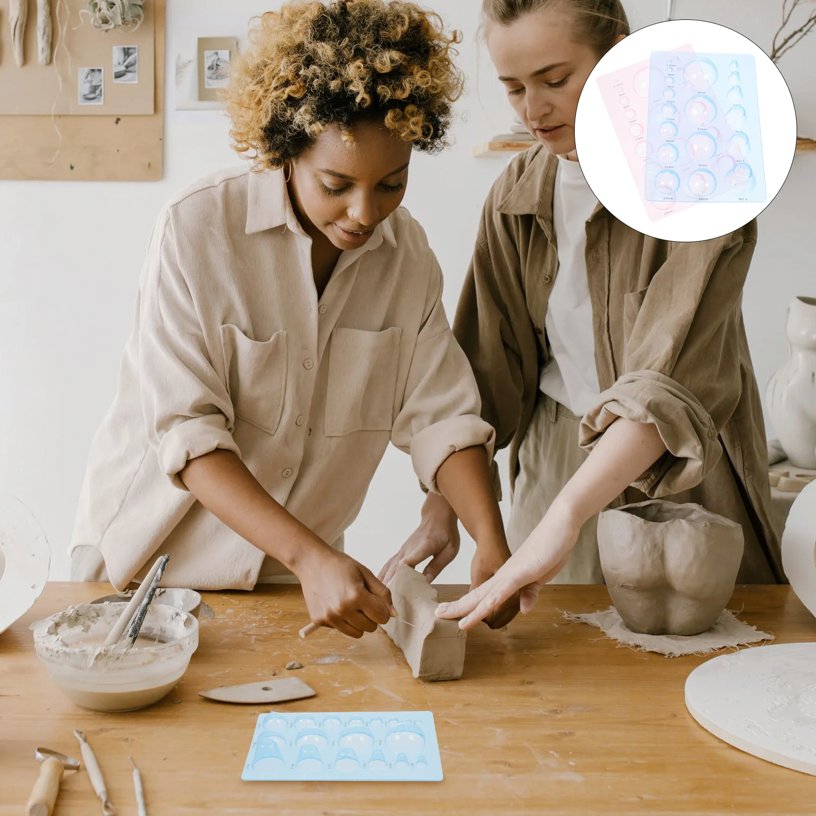 

2Pcs Clay DIY Tools Plastic Half Sphere Gauges for Craft Making Flower Molds Accessories Artwork Molds