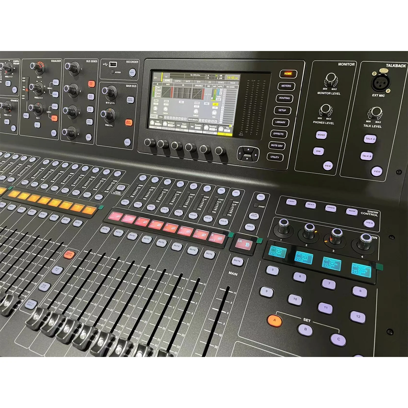 M32 Digital Console For Live And Studio 32 Microphone Preamplifiers And 25 Mix Buses Mixer