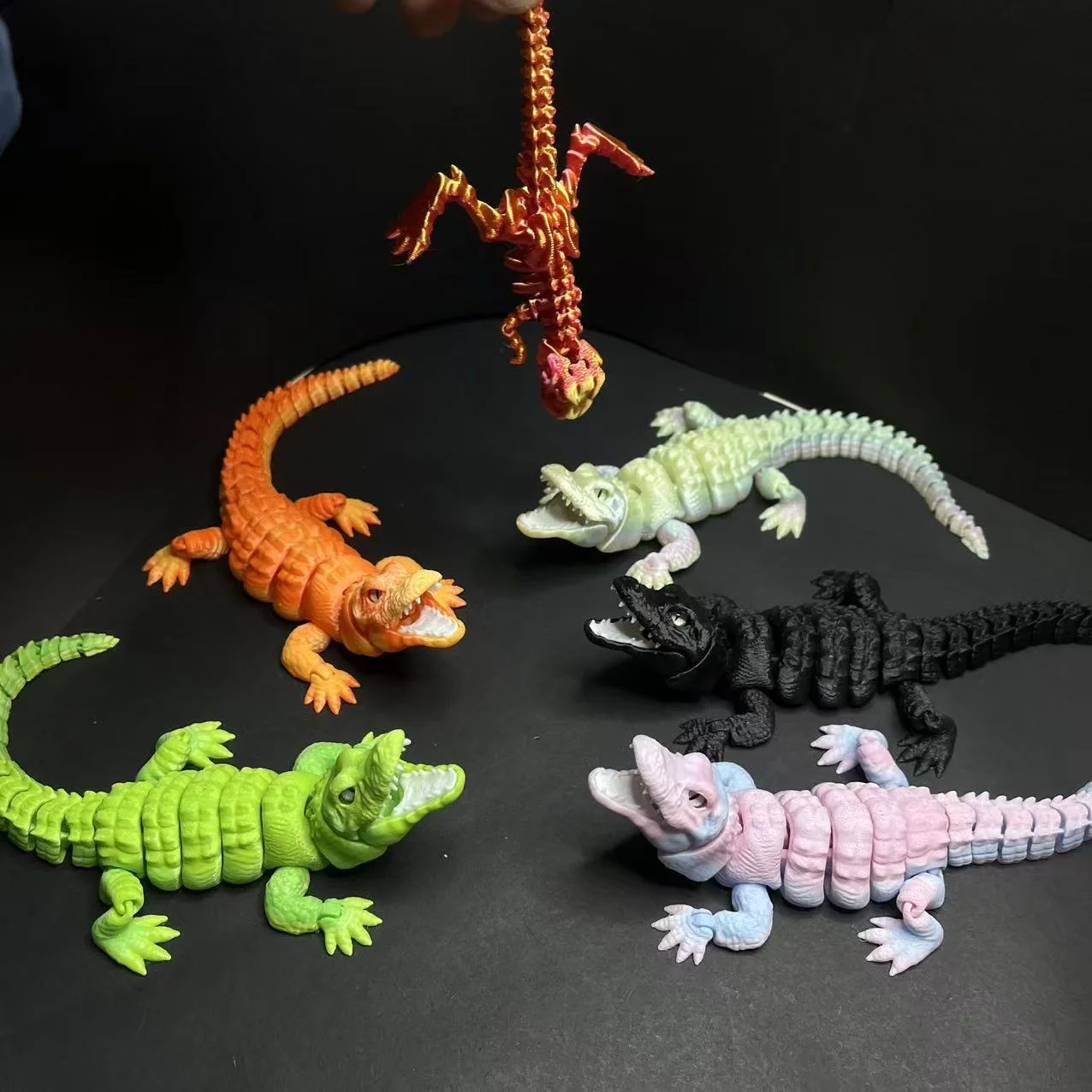 

3D Printed Crocodile Toy Statues with Multi Joint Movement and Built in Simulation Eyes For Home Decor