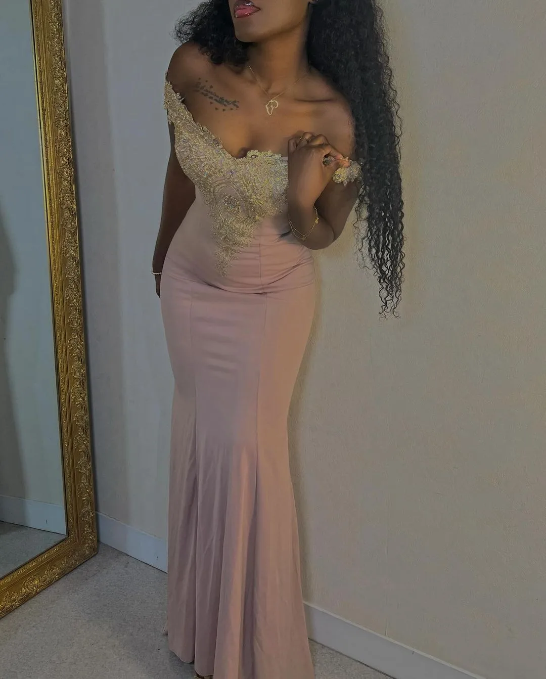 فساتين وصيفة الشرف حورية البحر الفاخرة طويلة مزينة بالدانتيل بدون أكتاف رسمية للسهرات وحفلات الزفاف فساتين حفلات فيستدو دي فييستا