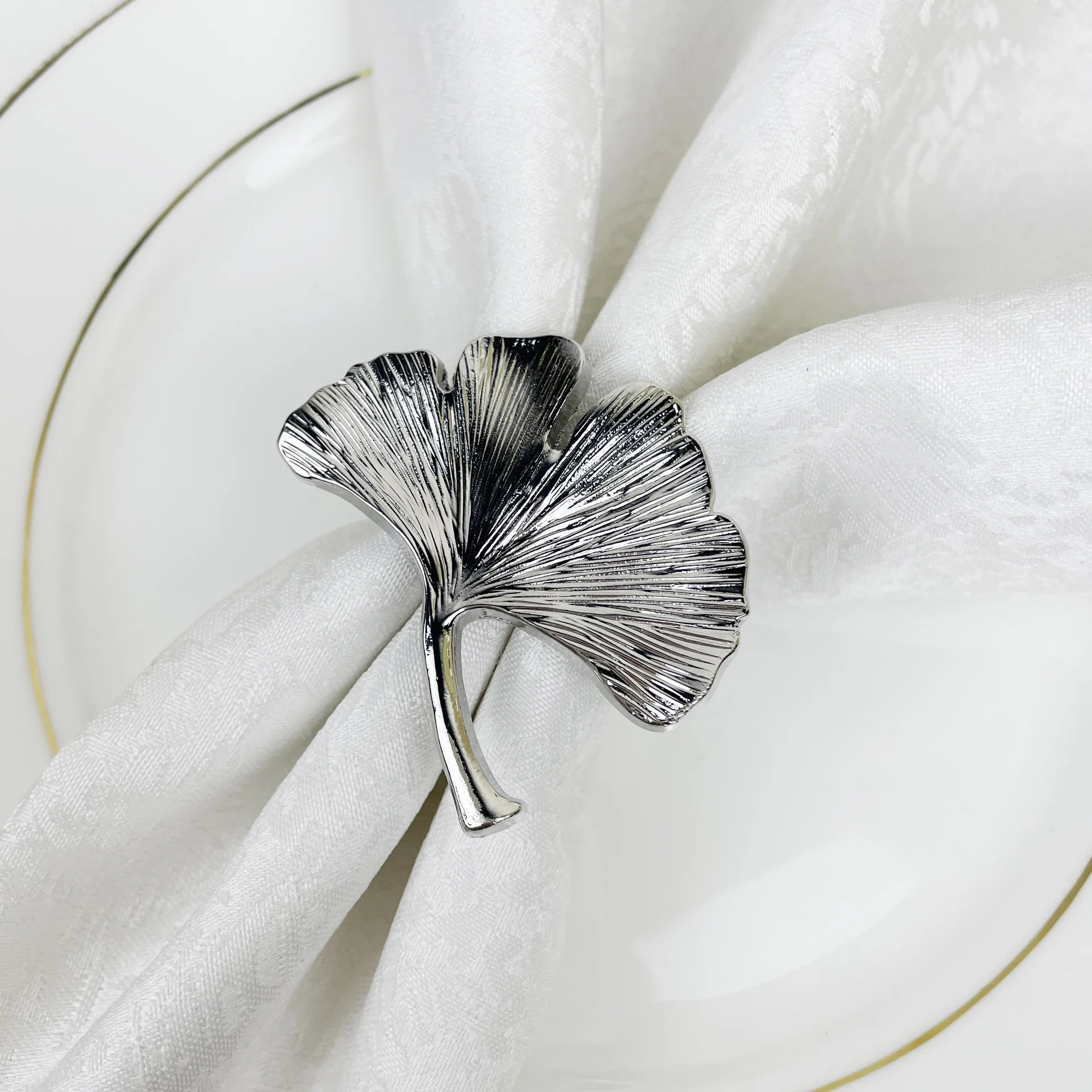 6pcs Elegant Ginkgo Leaf Napkin Rings – Gold Silver Metal Serviette Holders for Wedding Banquet, Party & Table Setting