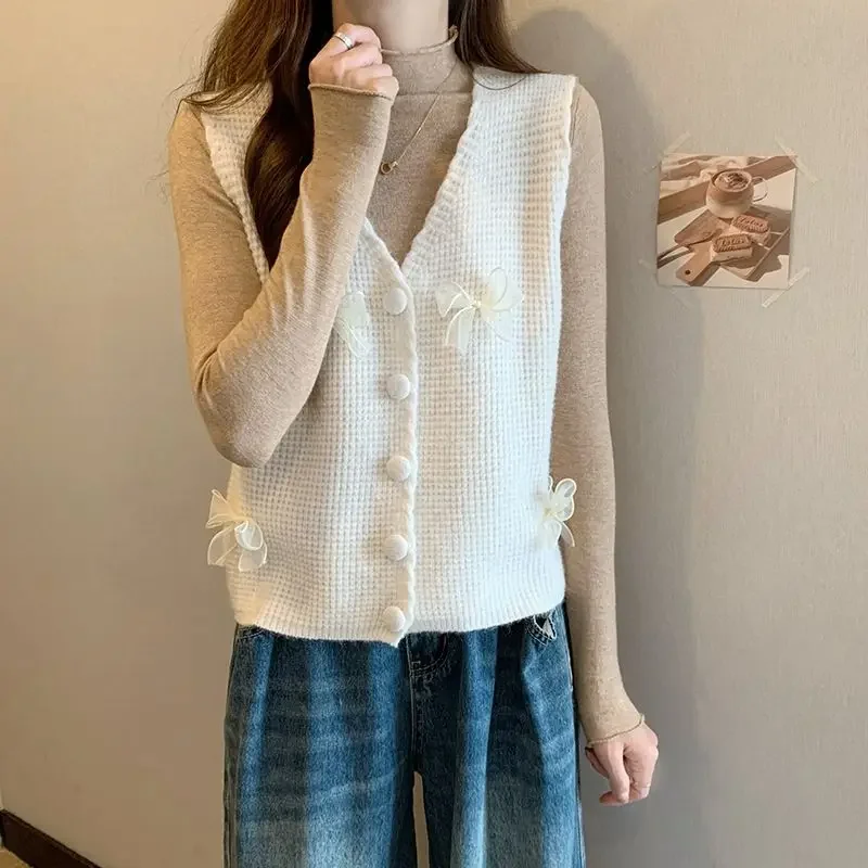 

Chic Women's Vneck 3D Bowknot Knit Vest Fresh 2025 Spring Autumn New Layered Wear Button Coat Matching Top Wear To Work Harajuku