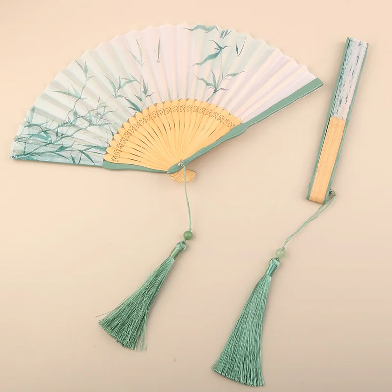 Высококачественный зеленый бамбуковый веер, складной веер для танцев в древнем китайском стиле, женский подарок, летний складной веер Hanfu Qipao Высококачественный зеленый бамбуковый веер, складной веер для танцев в древнем китайском стиле, женский подарок, летний складной веер Hanfu Qipao