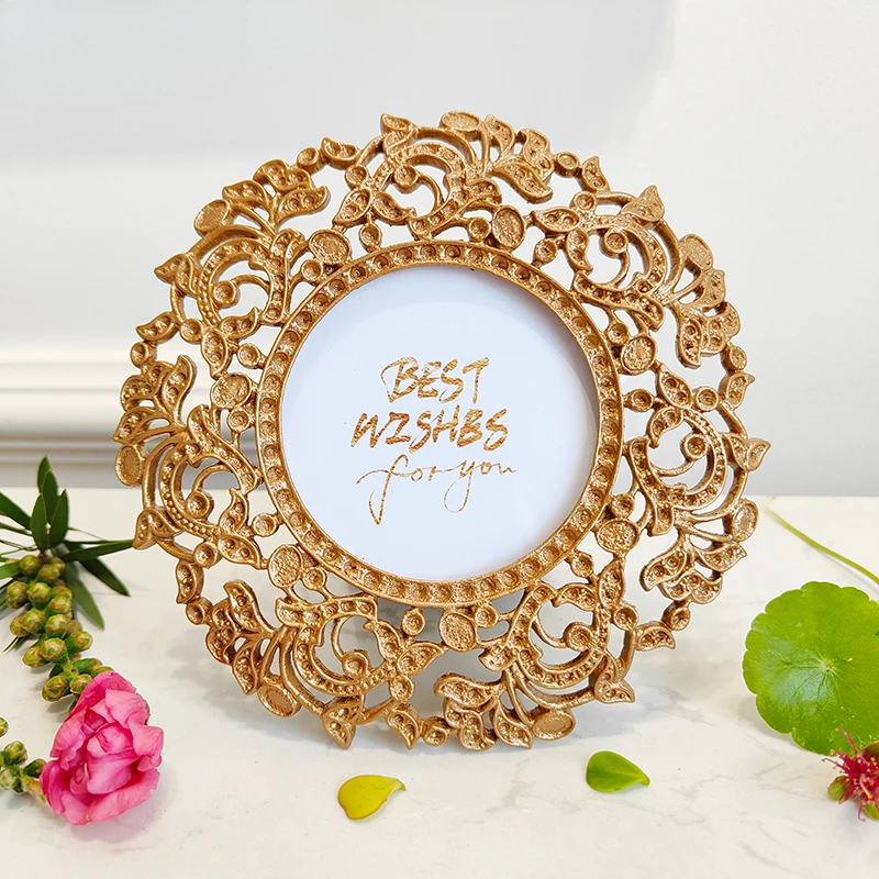 Nordic style 3-inch photo frame gold light luxury round photo frame metal hollow engraved photo table