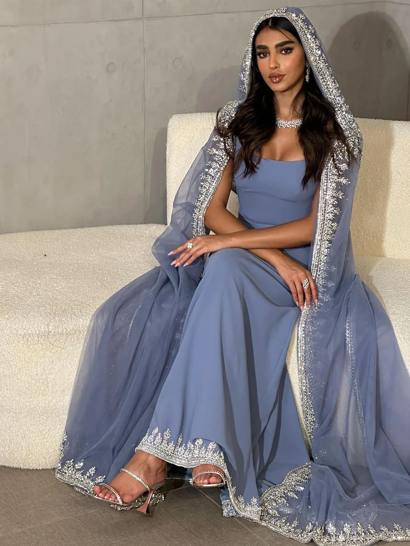 

Oisslec Luxury Blue Mermaid Dubai Evening Dresses with Cape Sleeves Sage Green Elegant Arabic Women Wedding Party GownsSS445