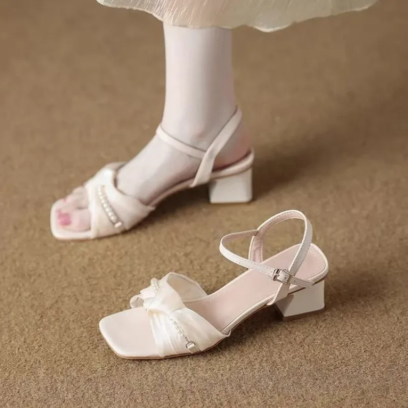 sandalias-de-verao-2026-com-fivela-sapatos-confortaveis-para-mulheres-bico-quadrado-salto-bloco-moda-nova-sandalia-chunky-para-meninas