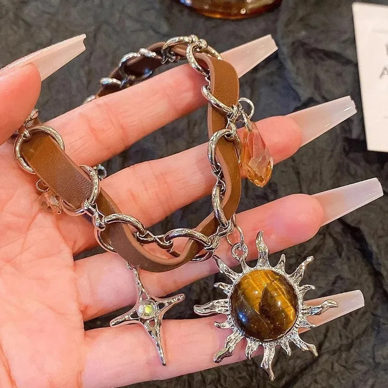 

Gothic Leather Sunflower Brown Punk Necklace Stars Moon Vintage Pendant Chocker Necklaces for Women Fashion Jewelry Couple Gift