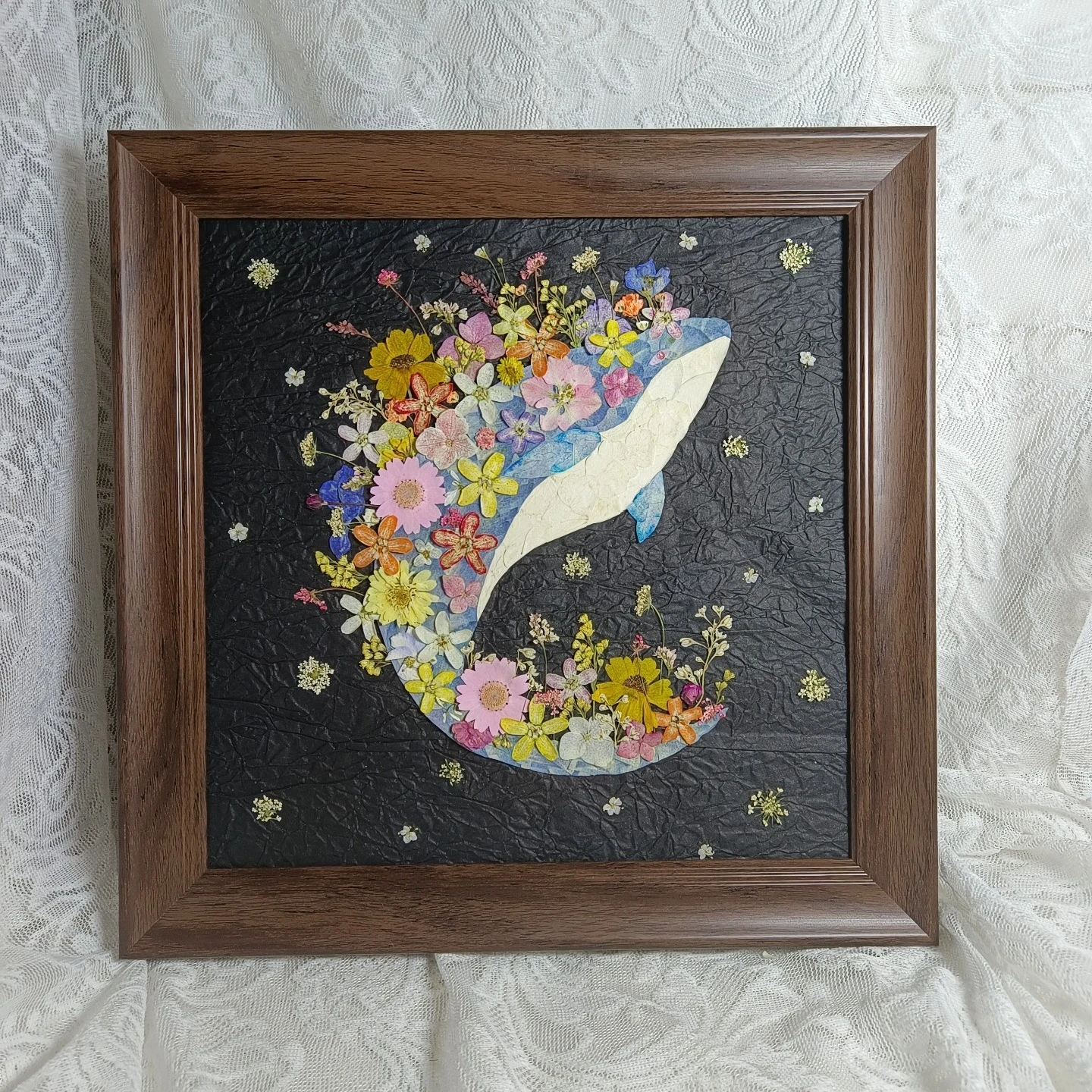 

0058 Handmade Whale Pressed Flower Decorative Wall Art Black Background with Colorful Flowers Sleek and Elegant Design Unique