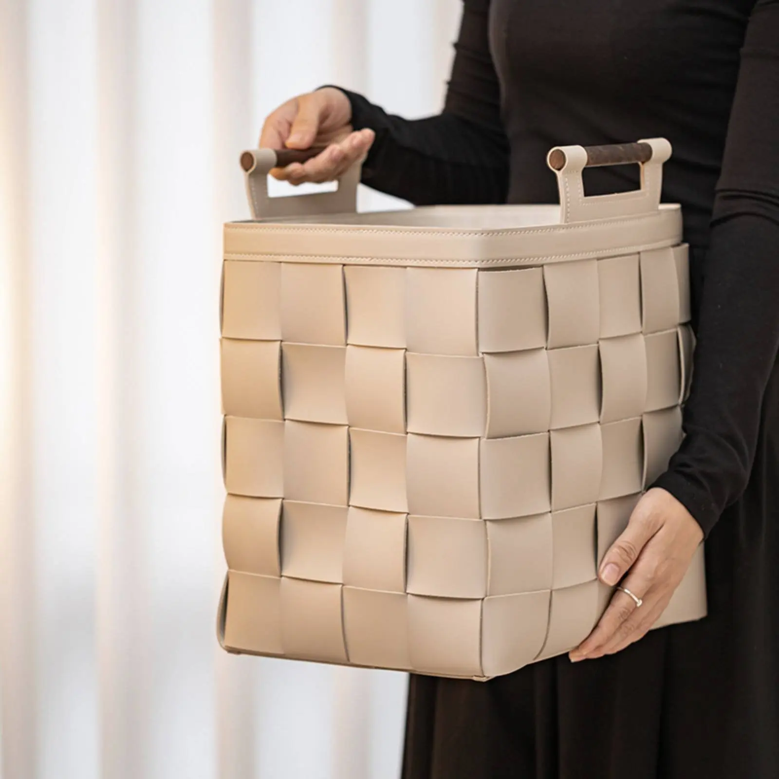 

Woven Leather Basket Minimalist Design Handmade Woven Hamper Decorative Storage Bin Large Capacity for Bedroom, Bathroom