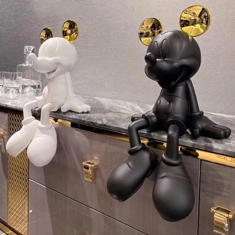 Moderne minimalistische zithouding Mickey Mouse groot ornament woonkamer thuis tv-kast decoratie entree licht luxe stijl