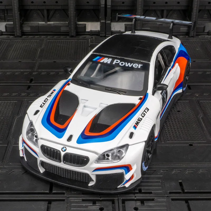 

Модель автомобиля BMW M6 GT3 из сплава металла в масштабе 1:24, двери и капот открываются, имитируются звуковые и световые эффекты.