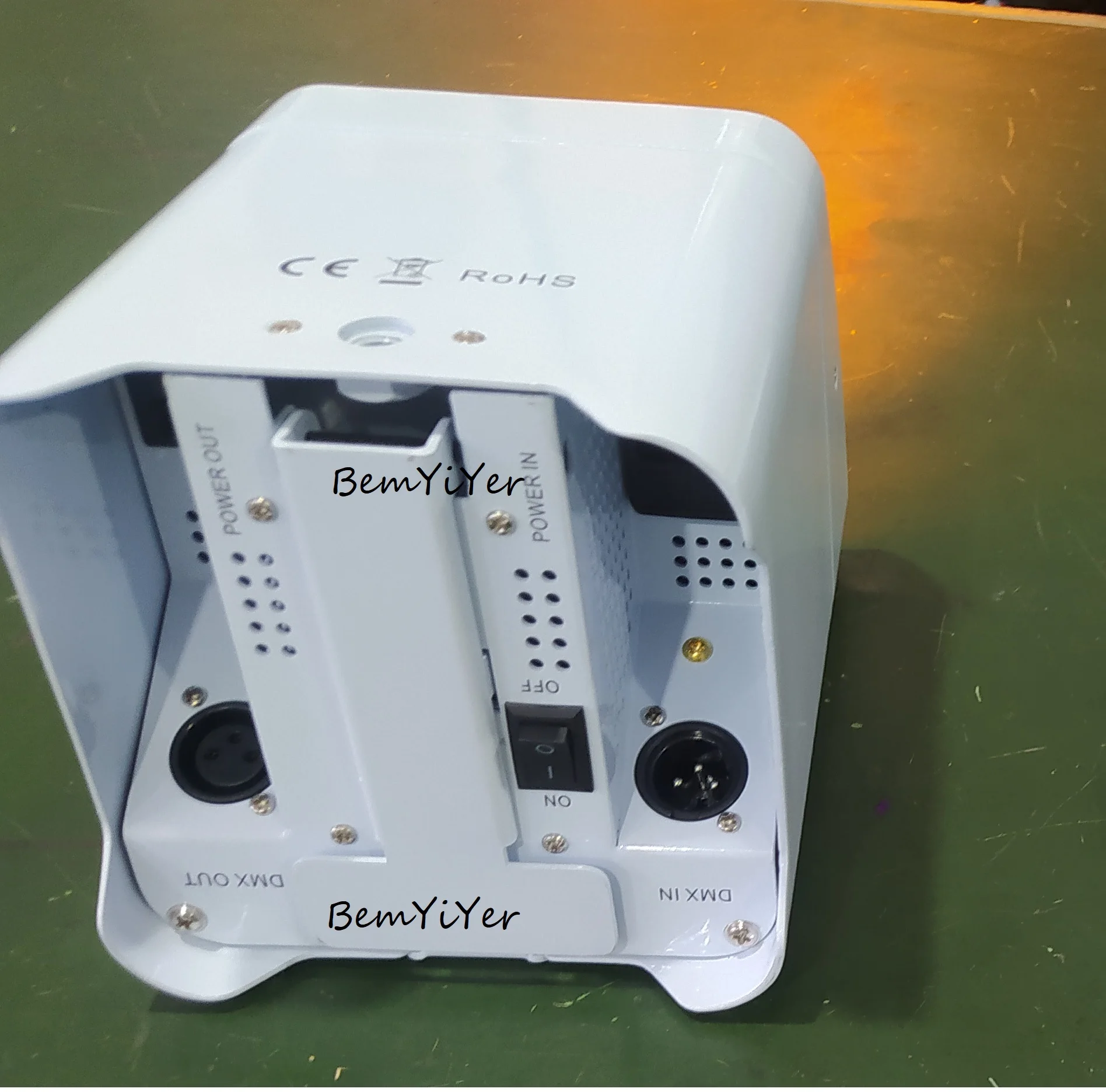 4 عبوات 6 × 18 وات DJ تعمل بالبطارية اللاسلكية DMX IR LED Par Uplights /RGBWA + UV 6in1 لمناسبات حفلات الزفاف DJ