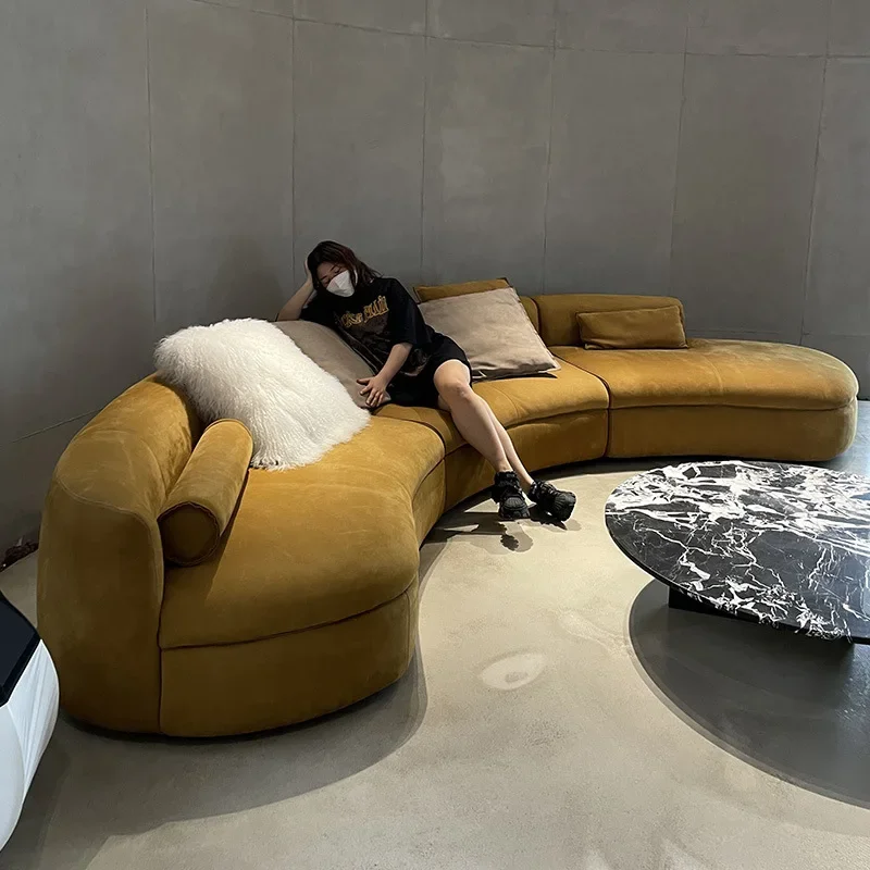 أريكة قماشية منحنية بسيطة ومبتكرة