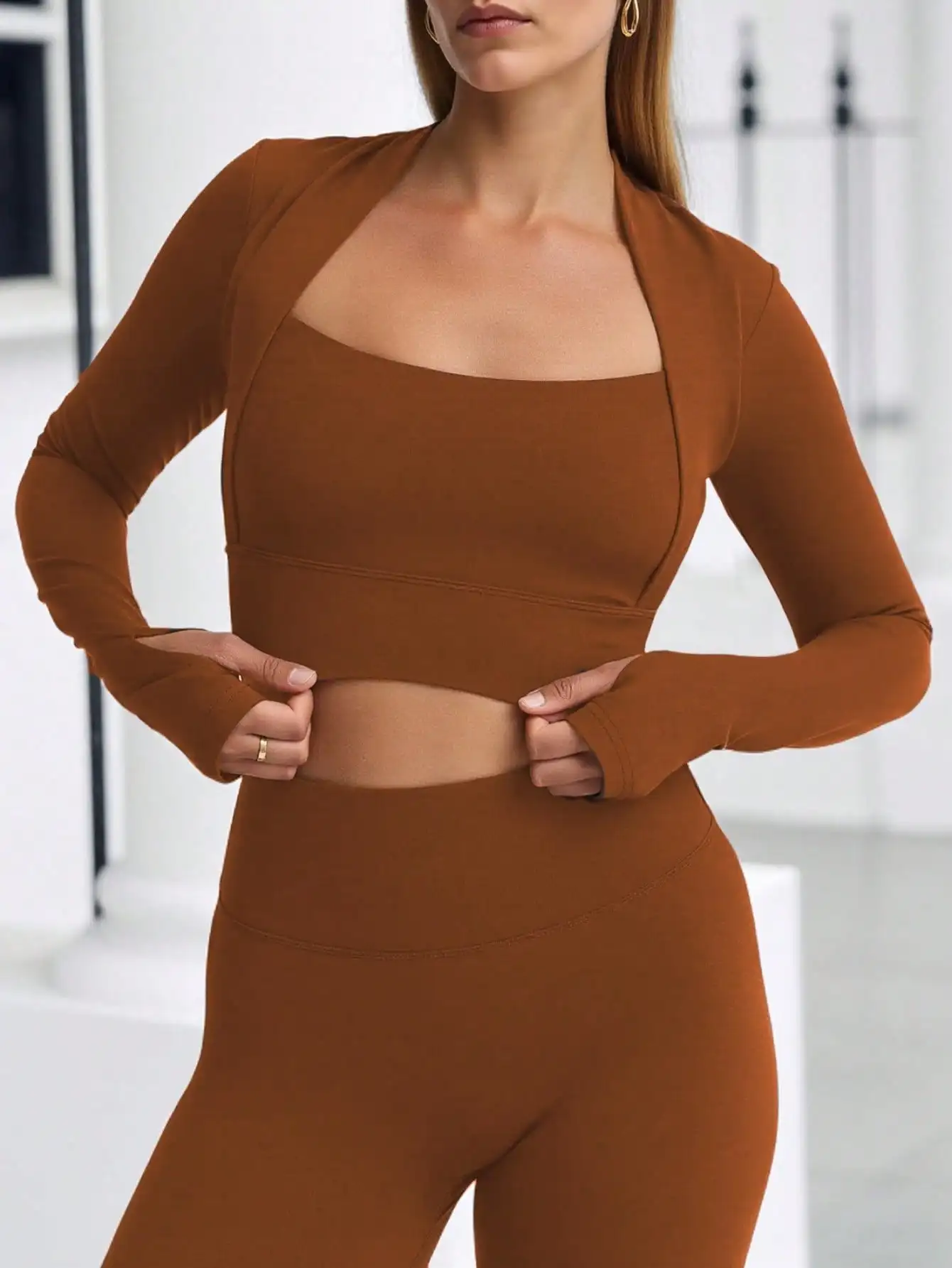 

Fisoew женские облегающие топы для тренировок с длинными рукавами, укороченные футболки для занятий йогой и тренажерным залом, футболки с квадратным вырезом, топы с отверстием для большого пальца