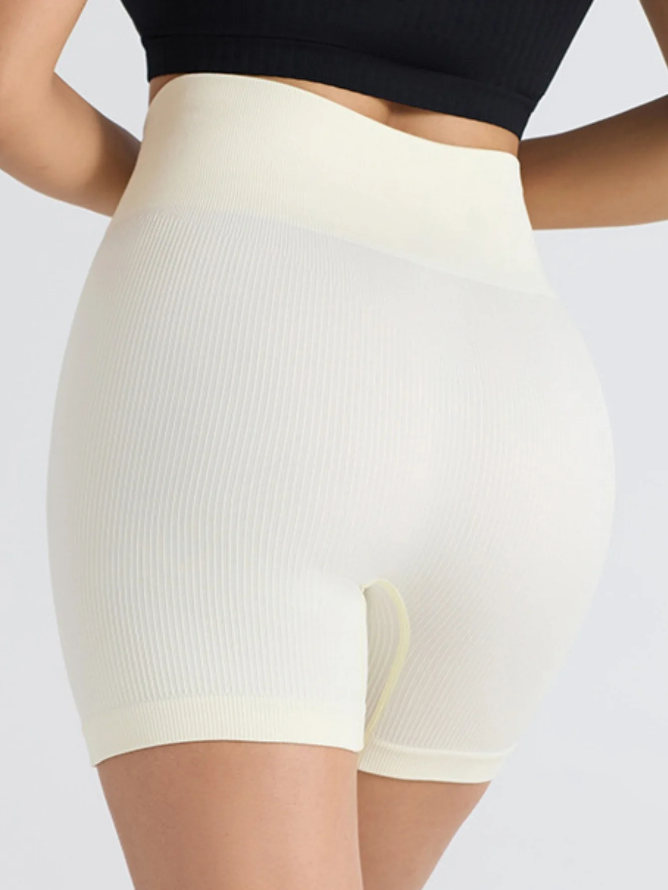 Damen High-Waist Biker-Shorts mit Po-Lifting-Effekt - Atmungsaktive, feuchtigkeitsableitende Kompressionsshorts für Laufen, Fitness & Yoga – Detail 24