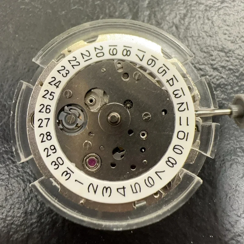 Brand new original MIYOTA 8218 automatic movement imported from Japan, 4.5 small seconds, two and a half seconds