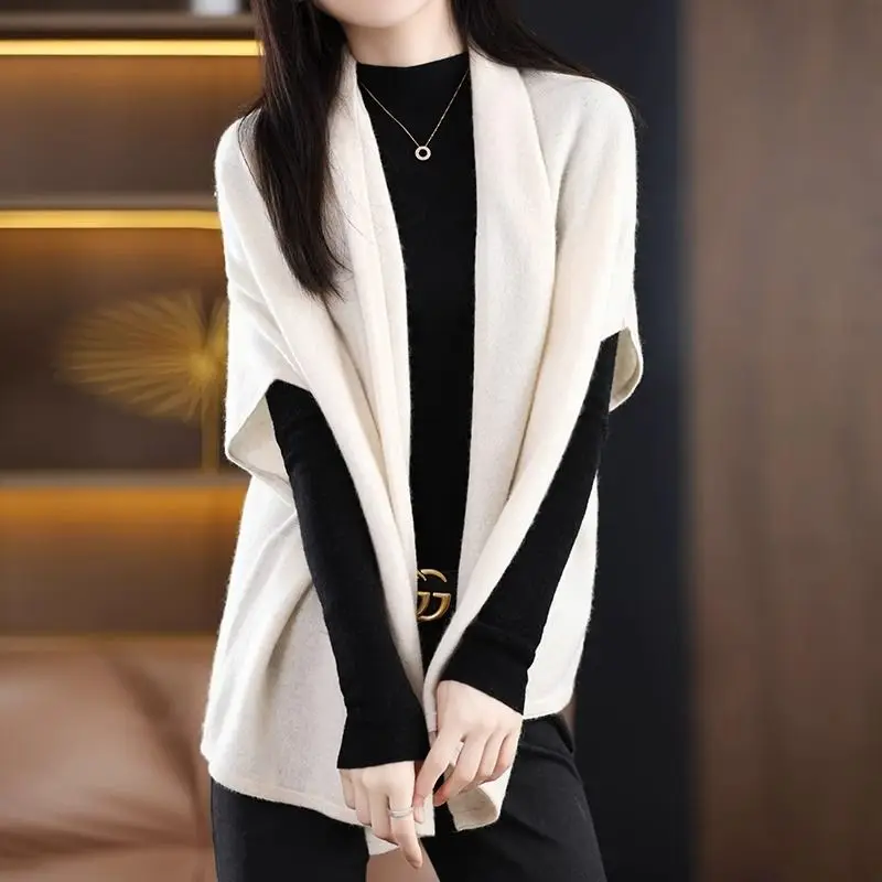 2024 Autumn New Batwing Sleeve Loose Old Money Aesthetics Knitted Simple Temperament Versatile Sweater Cardigan Chic Top