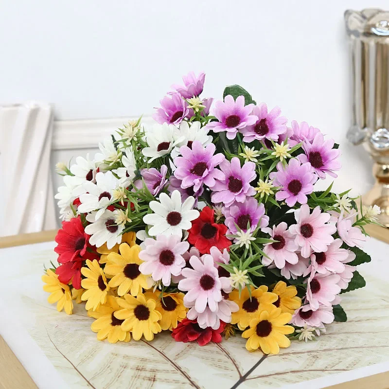 Artificial Flowers Small Daisies Silk Flowers Plastic Fake Flower Wedding Bride Bouquet Home Garden Outdoor Decoration Wholesale