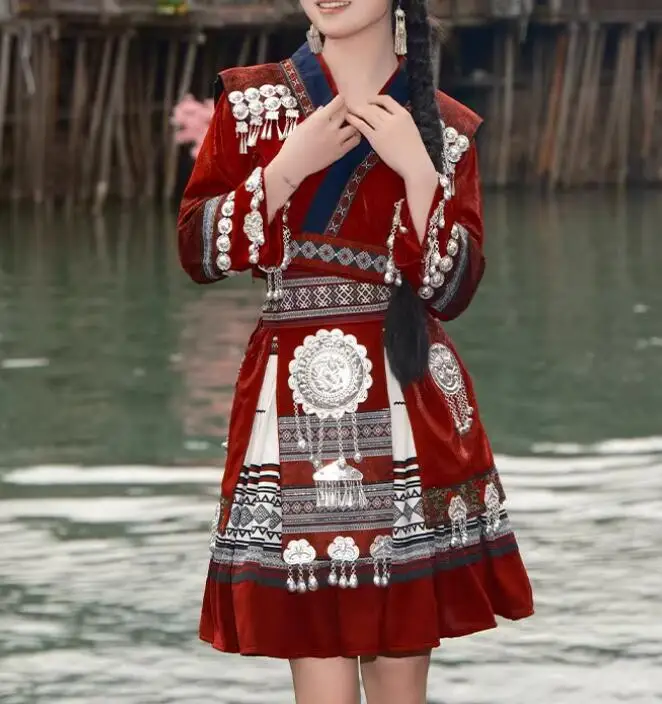 Strój sceniczny dla kobiet Hmongb, chiński taniec ludowy, nowa sukienka, tradycyjna odzież etniczna, moda damska, 2025