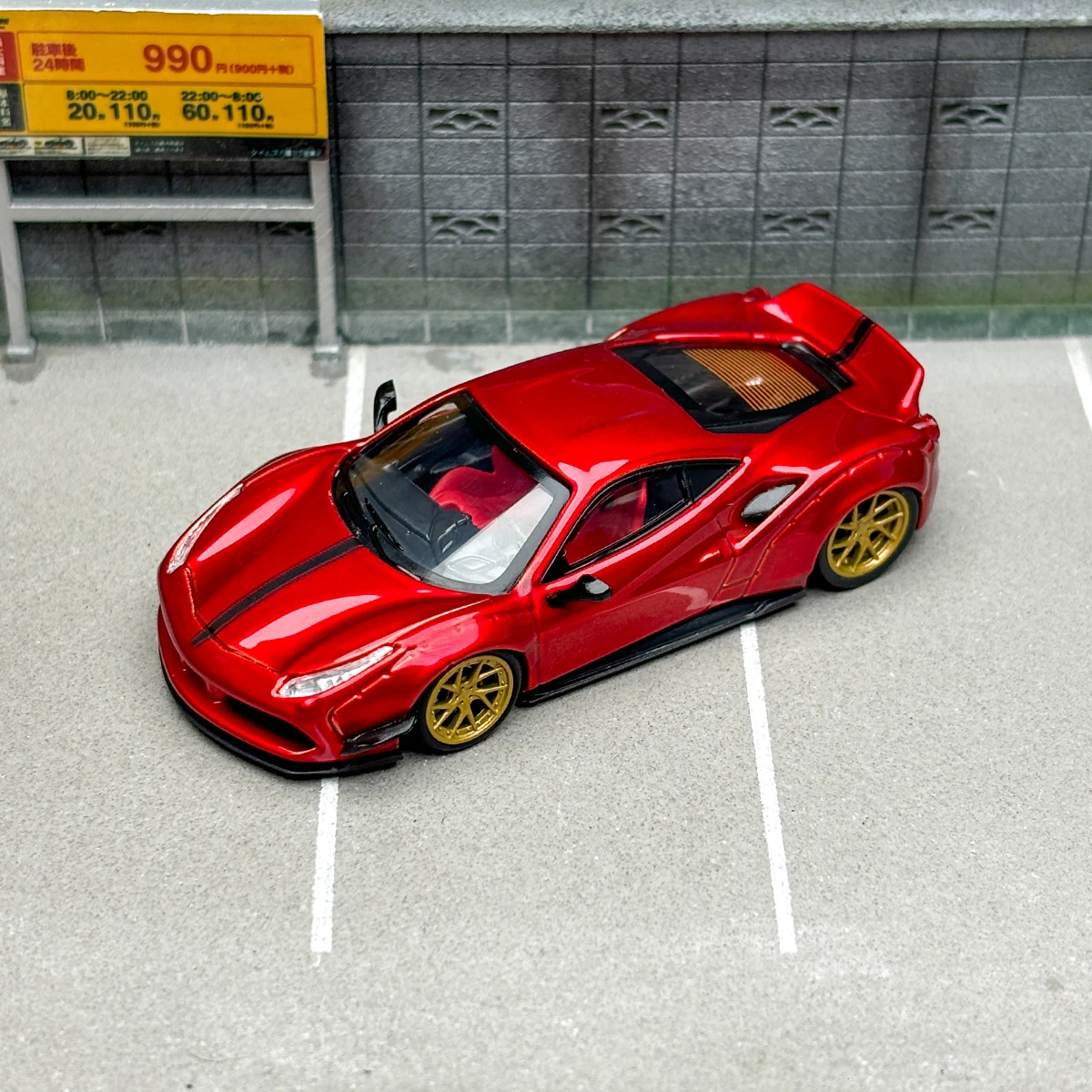 CM 1:64 488 diecast model car