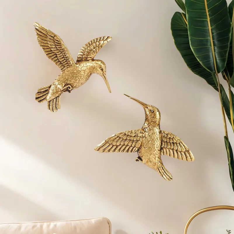 1PC, Resin Material, Interior Decorative Wall Hanging in the Shape of a Flying Hummingbird