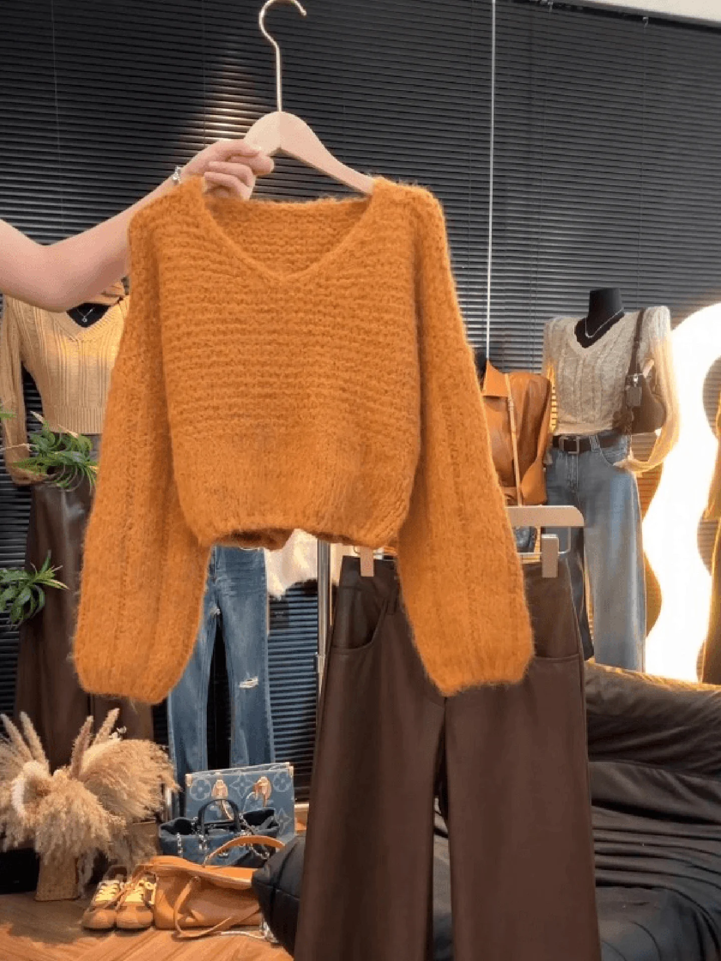 

Ladies' V-Ne Long Sve Knitted Sweater Comfortable Sle Autumn New Arrival Beautiful Meticulous Knitwear Top