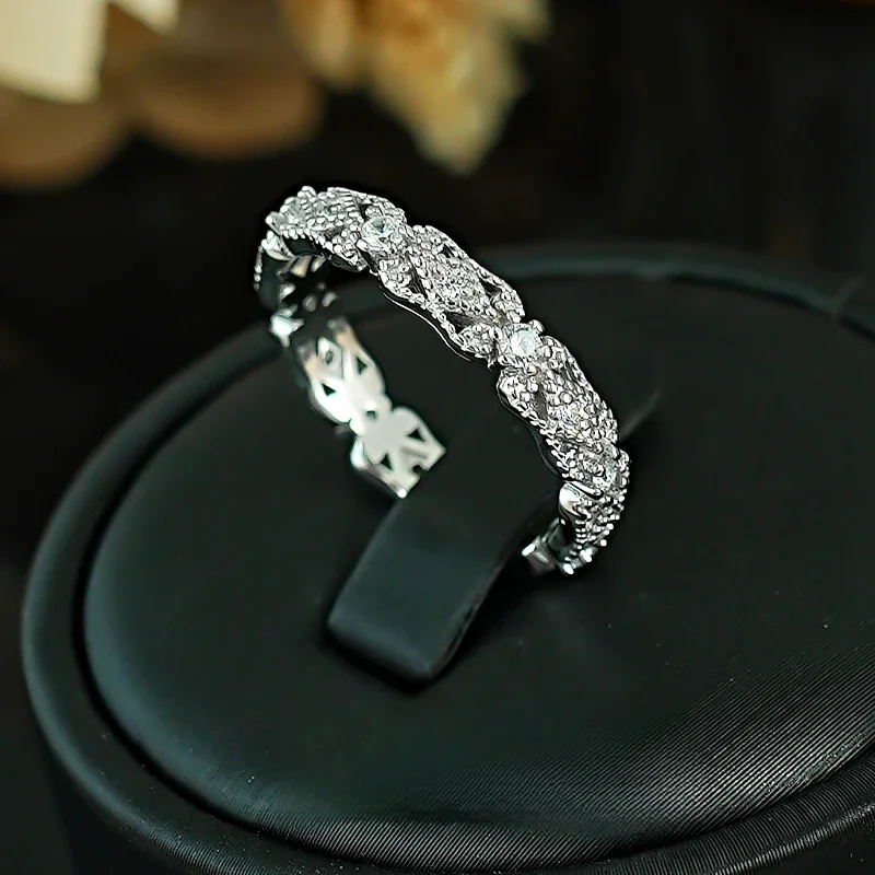 Antique Diamond Lace Ring for Women, 925 Silver Gold-plated, with A Vintage Style, Layered and Niche Feel, Finger Ring