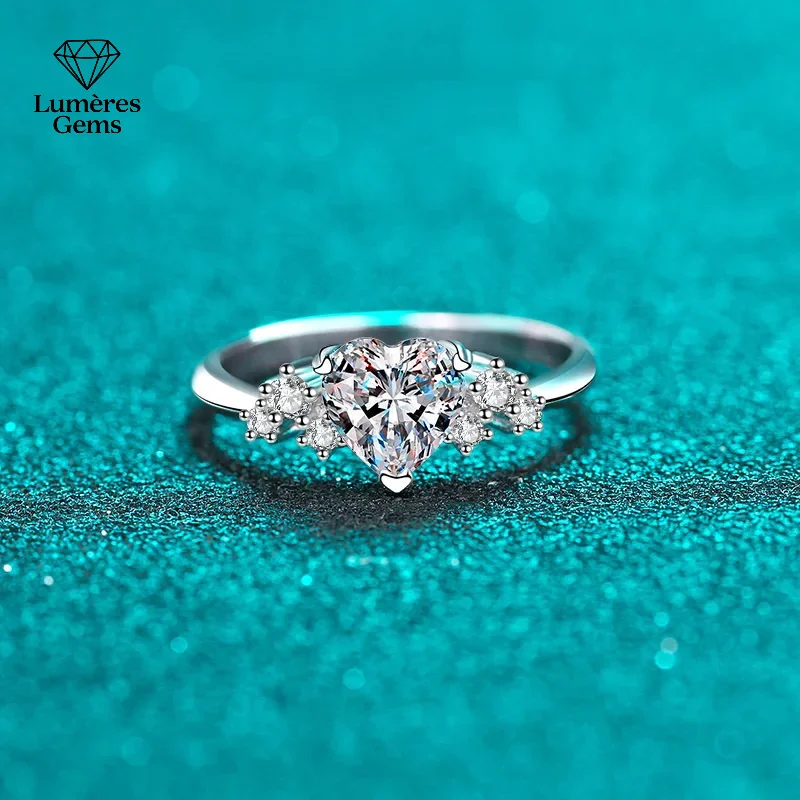 

LumièRe Gems A Platinum Ring Set With Heart-Shaped Moissanite Stones And Designed For Women, Featuring Pt950 Platinum.