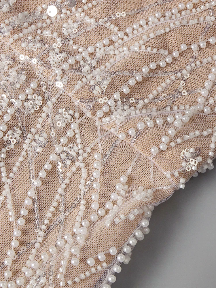 Abito a sirena con cinturino incrociato e cristalli scintillanti VC in rete trasparente con abito con dettagli ritagliati