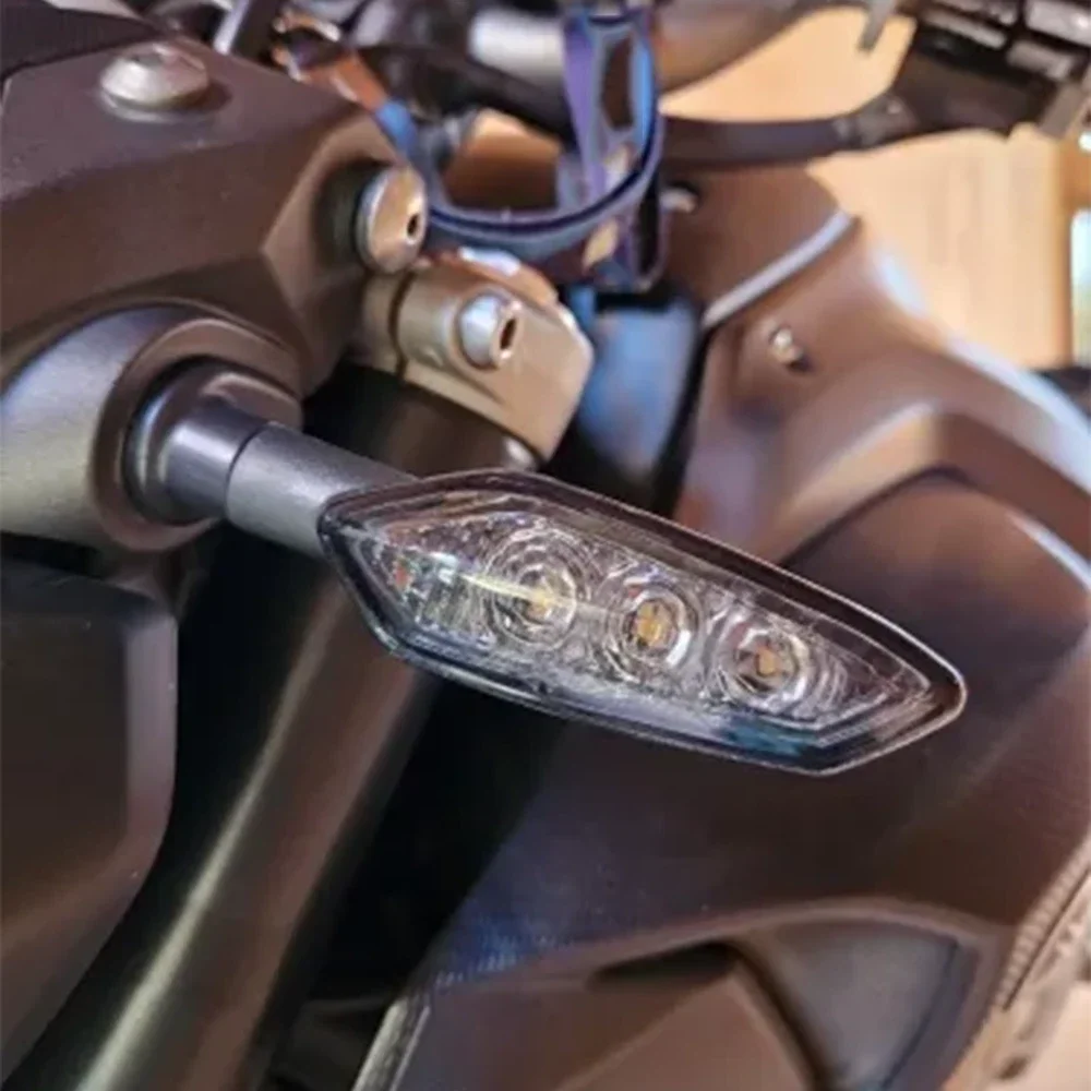 LED 12 فولت مقاوم للماء دراجة نارية بدوره إشارات مؤشرات مصباح لياماها MT09 MT07 MT FZ FZ8 FZ6 03 07 09 10 15 125 XJ6 الراسم 700