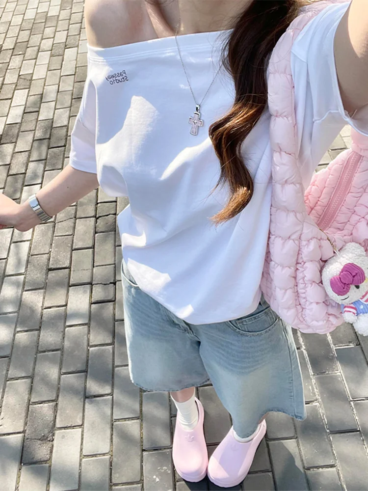 

Ретро-джинсы светло-голубого цвета, прямые, длиной 7/8, женские, летние, новые, с высокой талией, свободные, широкие штанины, средней длины.