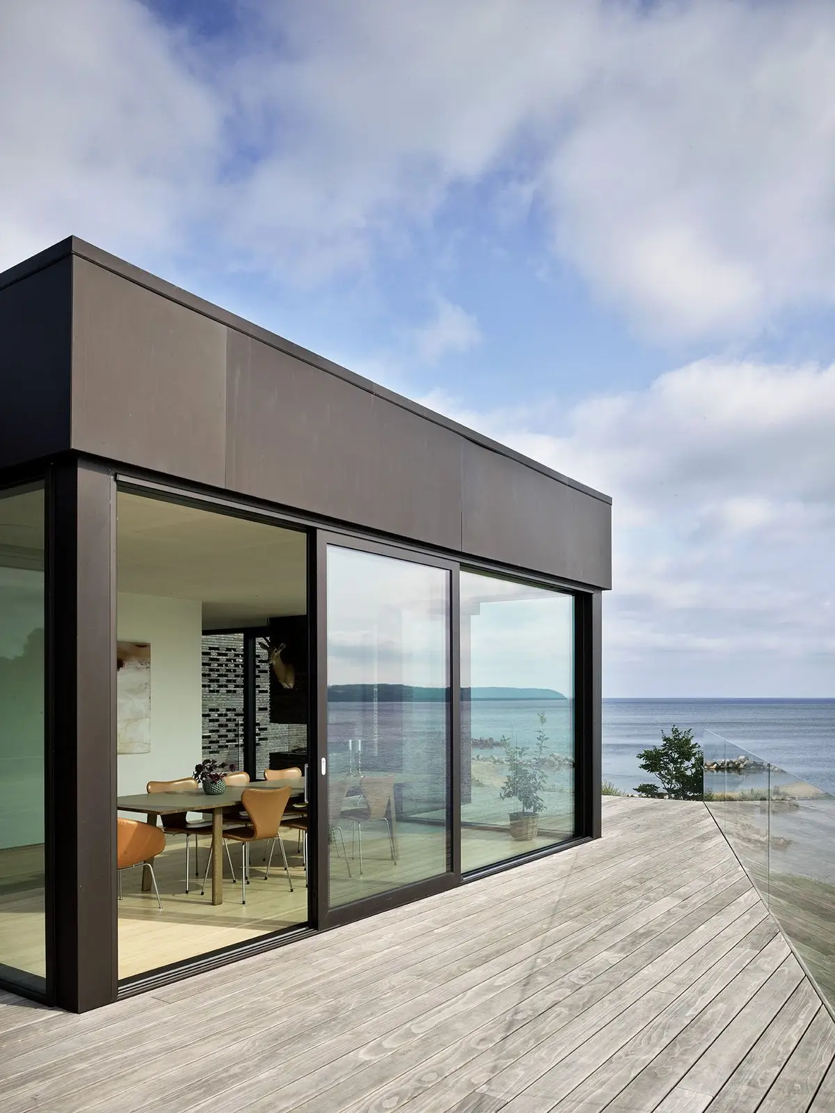 

Modern Style Security Aluminum Tempered Glass Sliding Door Windproof and Sound-insulating Sliding Door Customized Color for Home