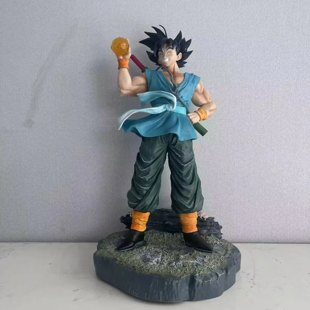 Dragon Ball Anime Super Saiyan Son Goku Happy Laughing Goku, estatua de cuatro estrellas, periféricos, juguete de regalo de cumpleaños para niños, 41cm