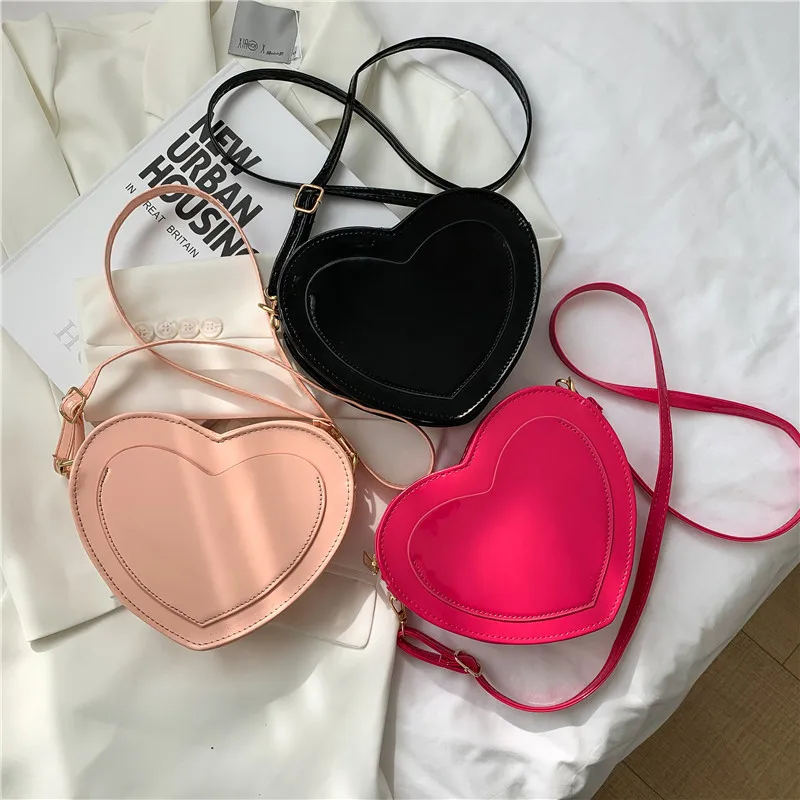 2023 New Crossbody Bags Purses Cute Peach Heart Trendy Fashion Simple Western Style Popular Bags for Women