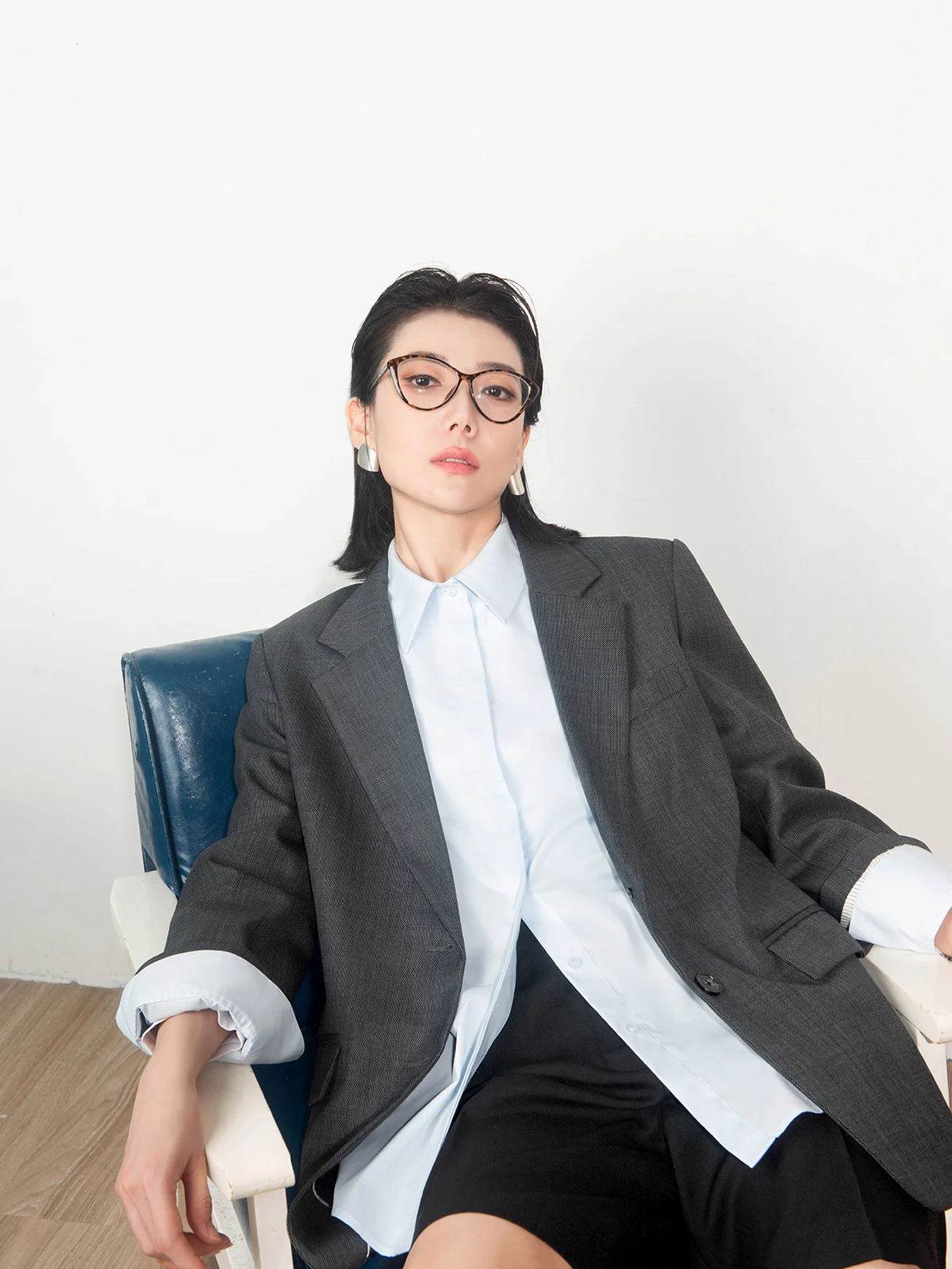 

via 2025 Spring Early ey Australian Wool Suit Set Women's High-Defn lectual Sle Faionable Busin Casual