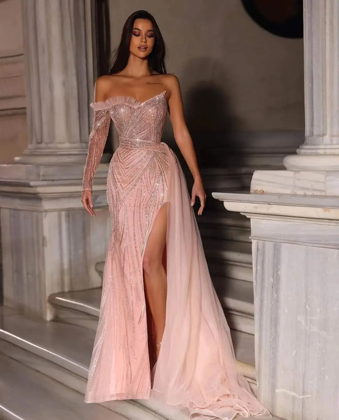 Pink Evening Dresses Bateau One Long Sleeve Sequins Shiny Beaded Appliques 3D Lace Appliques Side Slit Prom Dresses Custom Made