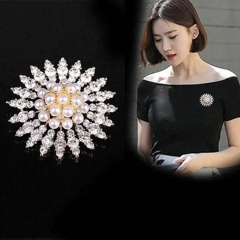Brooch, high-end, atmospheric, crystal, round, rhinestone, pearl, snowflake, niche, suit, coat, brooch, high-end feel