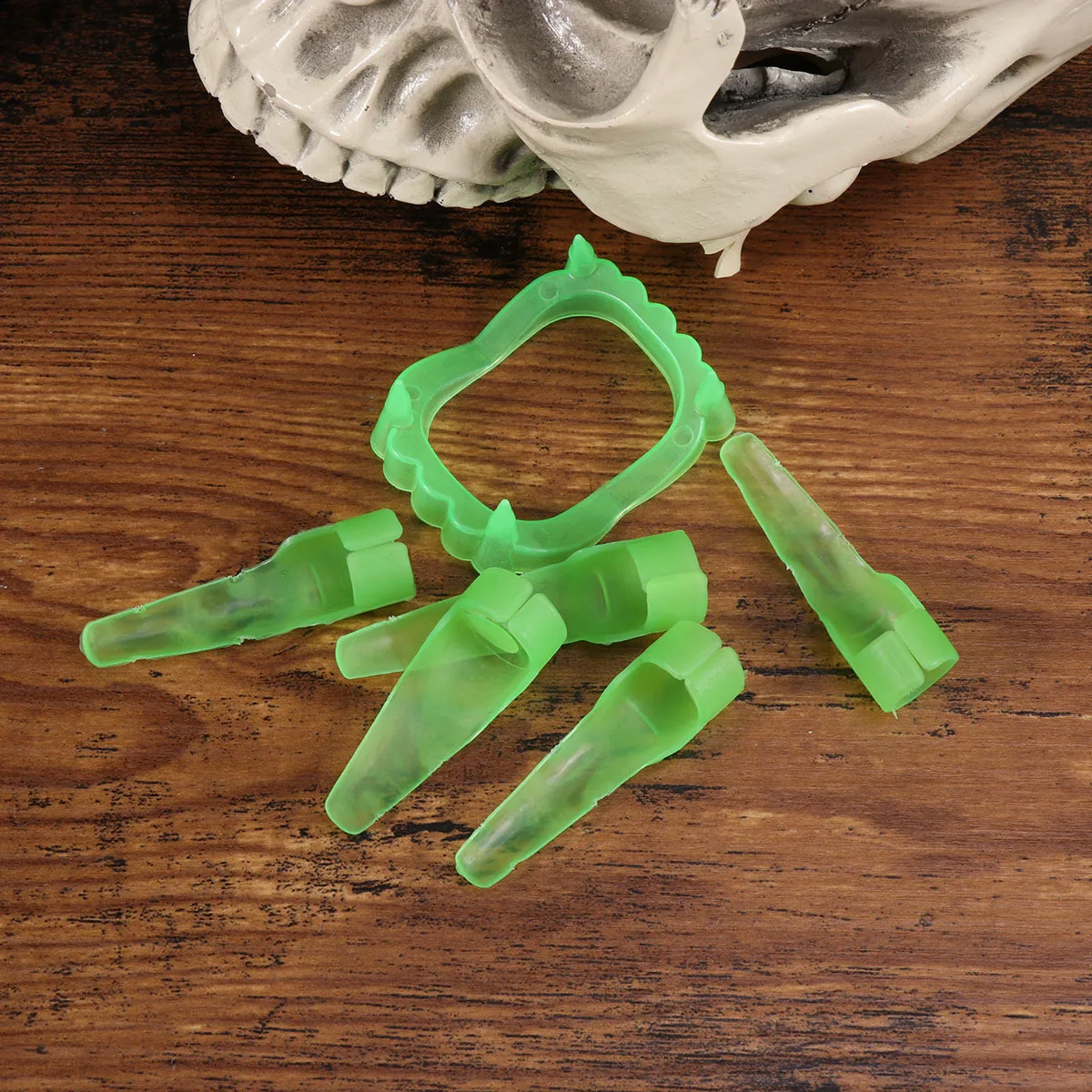 12 Buah Penutup Gigi Halloween Taring Palsu dan Kuku Jari Bercahaya Menyala dalam Gelap Aksesoris Kostum Horor Pesta