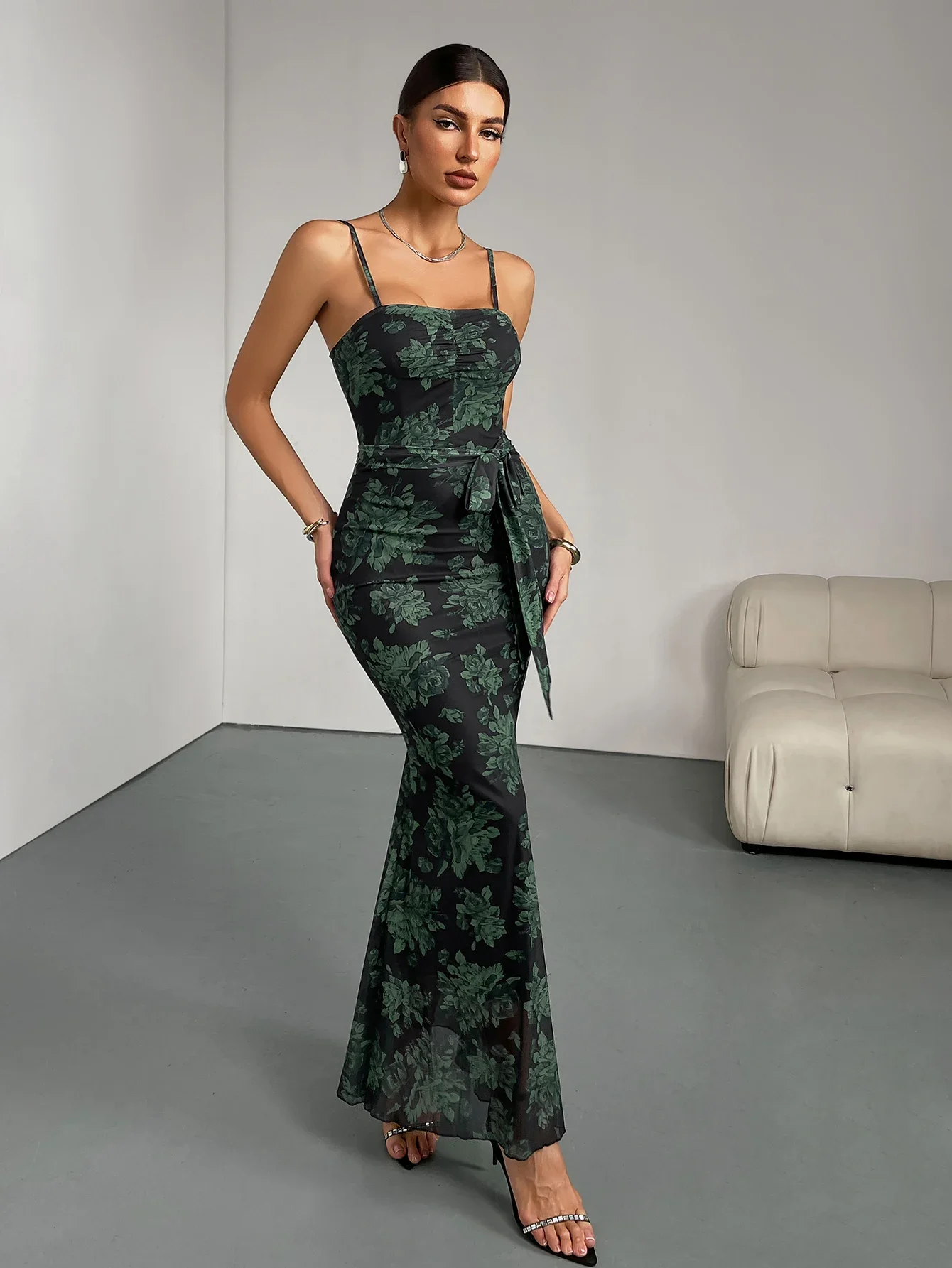 Vestido de noche Sexy con tirantes finos para mujer, corte en A, elegante, bordado, sin mangas, cintura alta, vestido de fiesta para discoteca, vestido Floral Ditsy