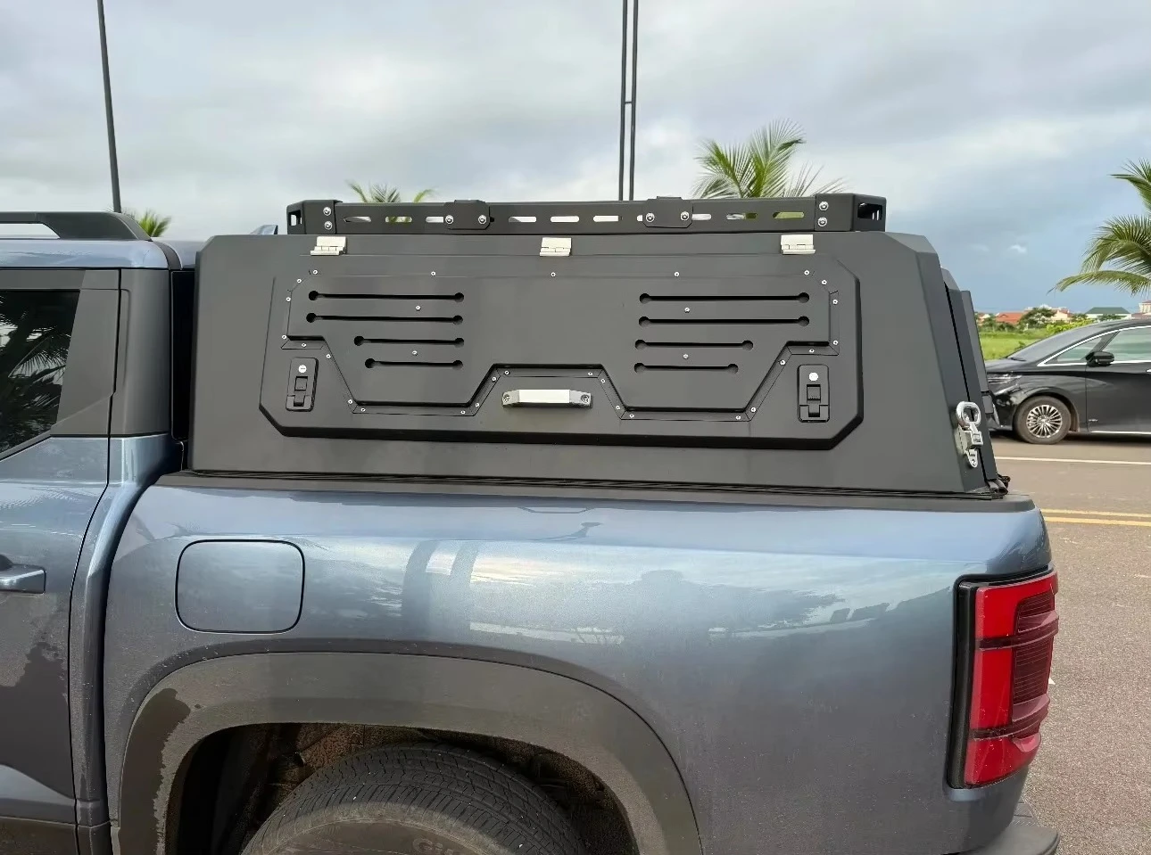 extreme:One-Piece Assembly Lockable Waterproof Pickup Hardtop Cover Light Bed Canopy with Hardtop Canopy