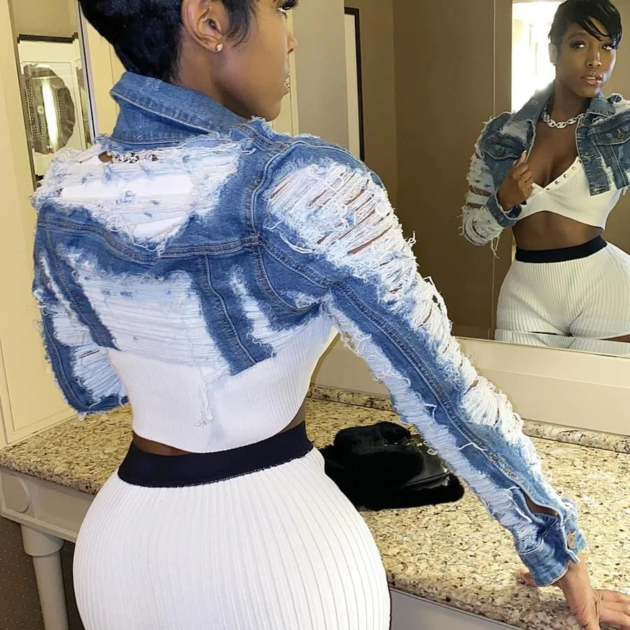 

Мини-сексуальное джинсовое пальто с длинными рукавами и рваными рукавами. Новый модный и индивидуальный джинсовый топ в стиле пэчворк для женщин весной