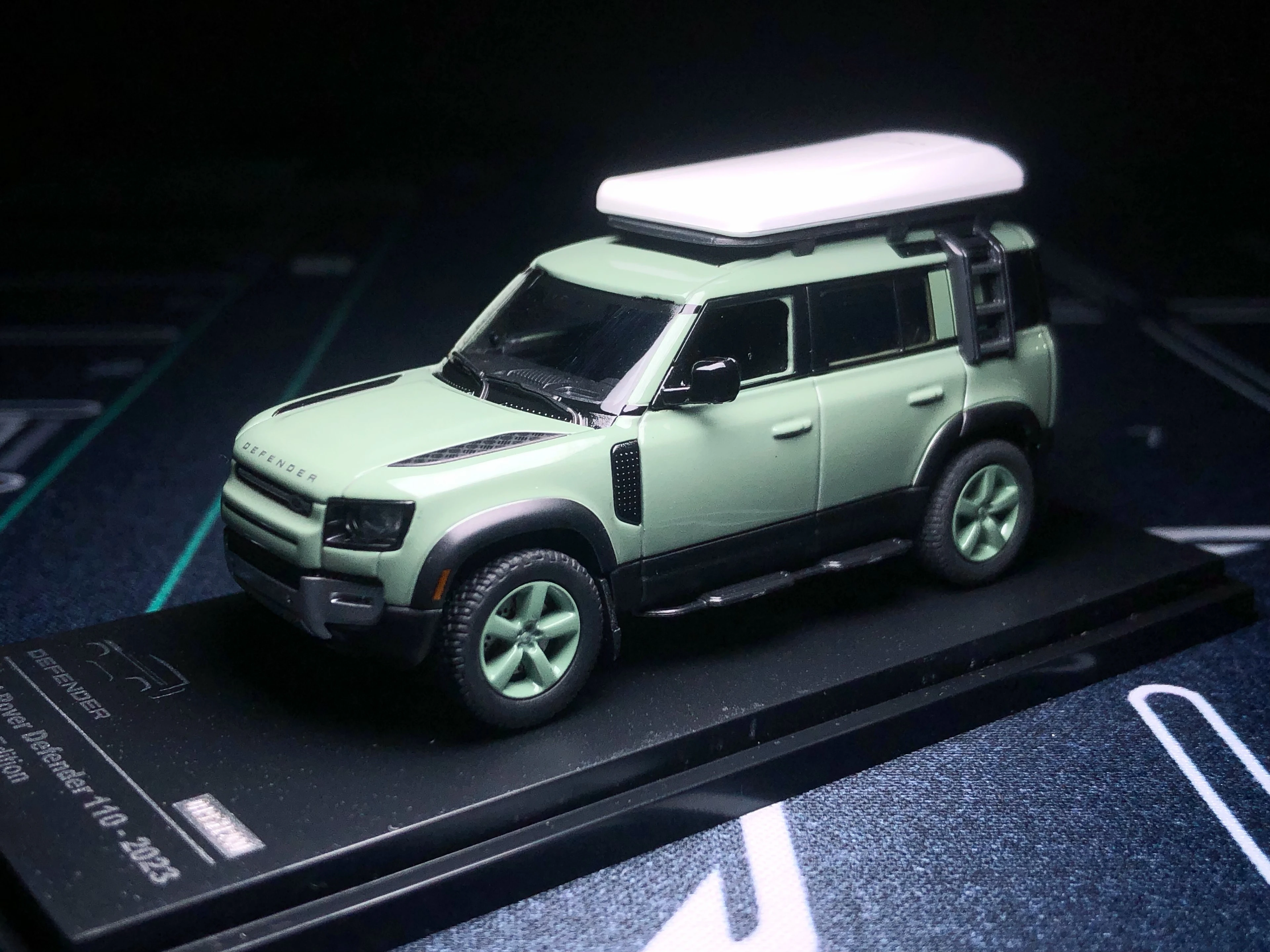 AR Box 1/64 Defender  110 2023 75th Model Car Collection Limited Edition Hobby Toys