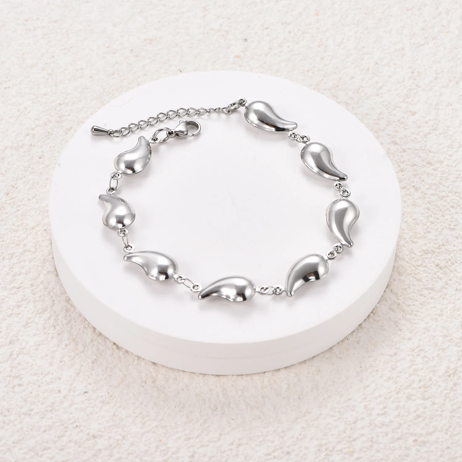Neuer Trend Handketten-Fußkettchen aus Edelstahl, Goldfarben, Einfaches Wassertropfen-Design, Hohle Perlen-Armband-Schmuckzubehör für Mädchen und Frauen – Detail 4