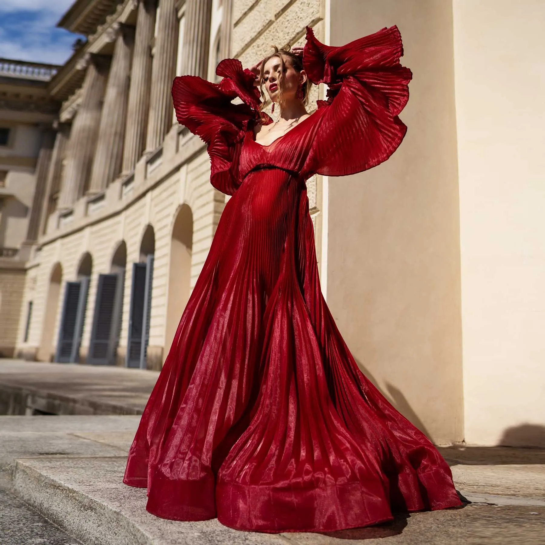 

Amazing Burgundy Pleats Evening Dresses Hot Sale Pleated Organza Prom Dress V Neck Wedding Photoshoot Dress Women Formal Gowns
