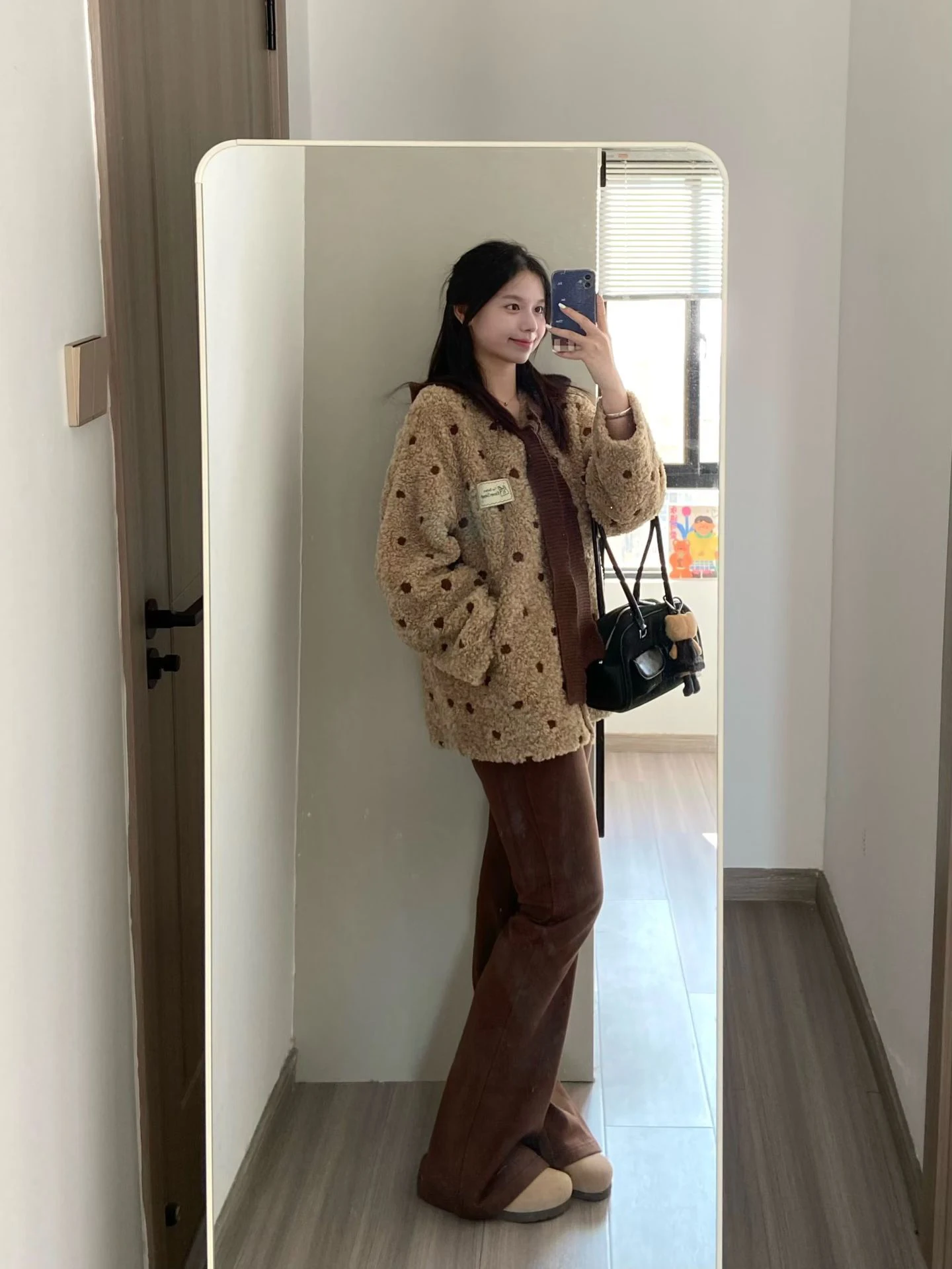 

2026 Winter Fashion Retro Versatile Short Lamb Fur Polka Dot Coat Wide Leg Pants Two Piece Set Elegant Casual Style Autumn Wear