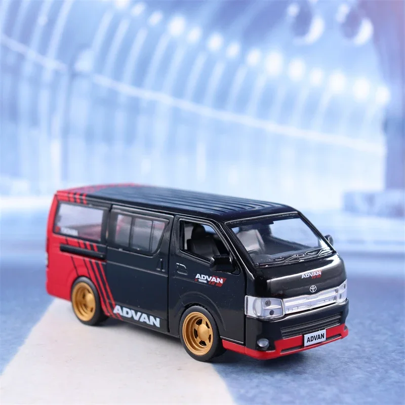 1:32 Toyota HIACE Van Passenger car Simulation Diecast Metal Alloy Model car Sound Light Pull Back Collection Kids Toy Gift F528