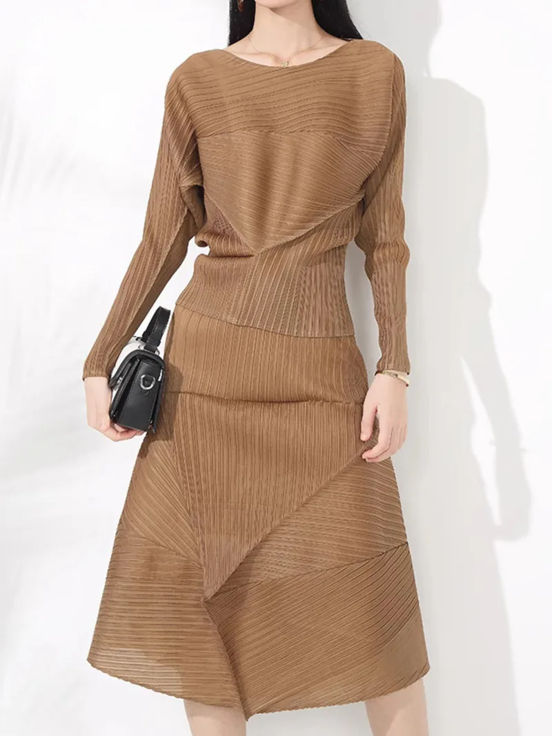 Two Pleated Folded Pieces Set Women's O-neck Bawting Long Sleeve Short T-shirt And High Waist Knee Length Skirt 2YHCR