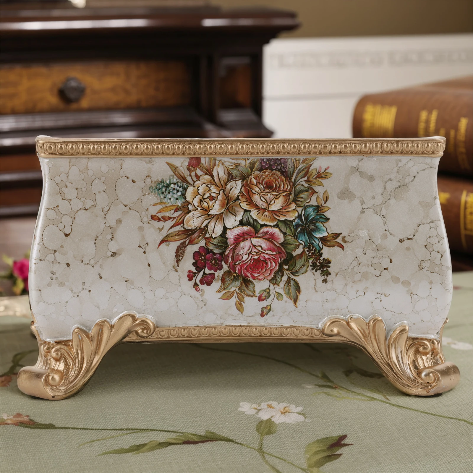 

Vintage Floral Resin Tray Remote Control Holder & Desk Organizer European Style Storage Box Ornament Desk Tray Home Decor