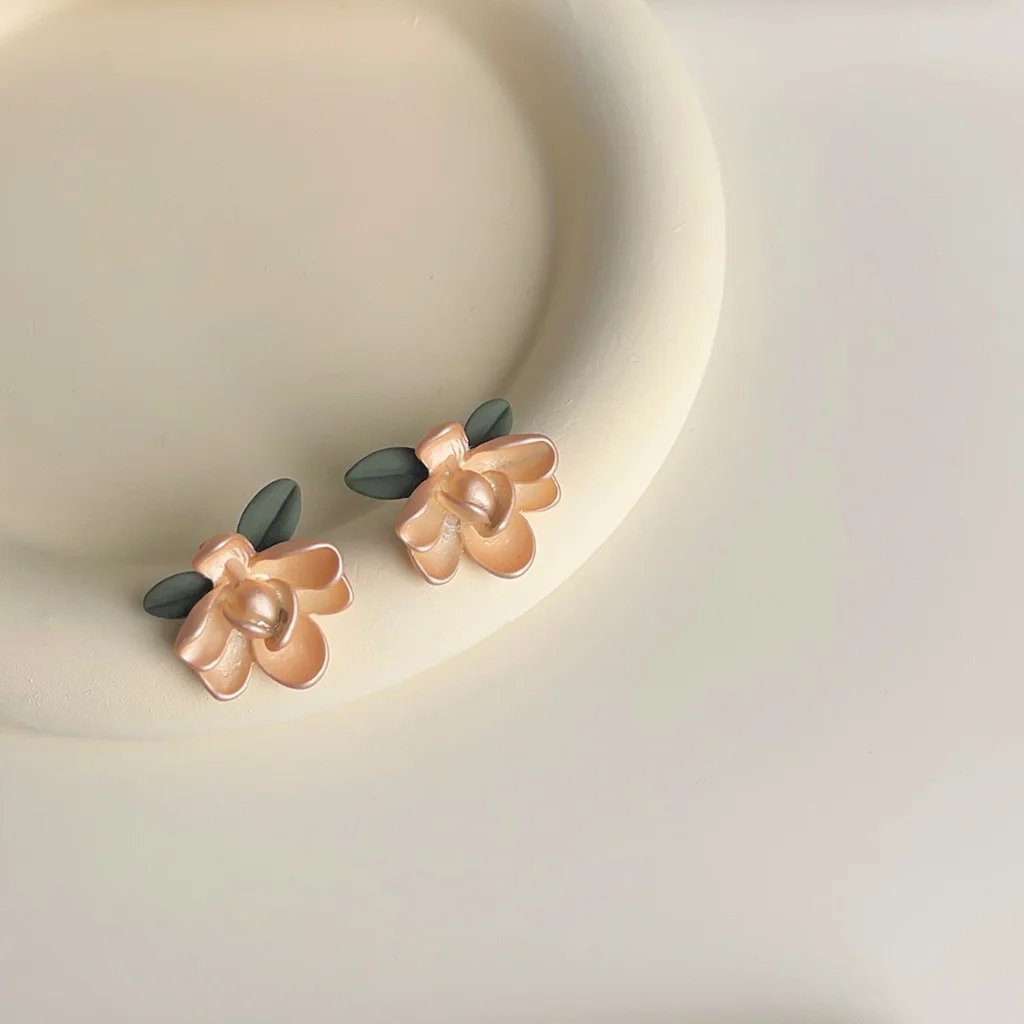 DIY accessories Small fresh and sweet paint flower stud earrings Korean fashion gardenia earrings simple and versatile Mori earr